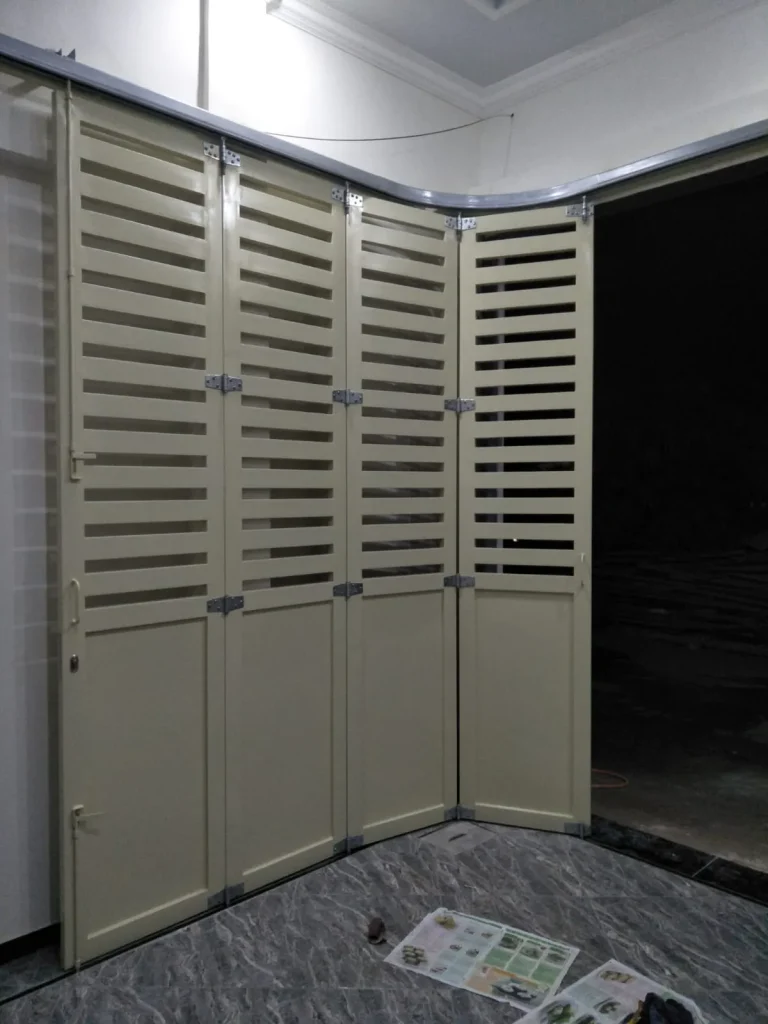 foto pintu garasi dorong lipat ciamis